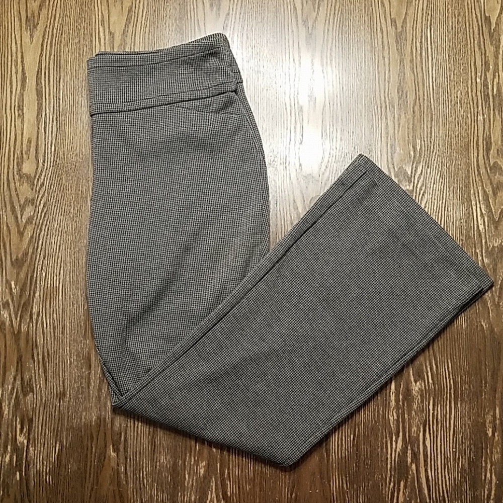 NY&Co. 7th Avenue Black & Silver Check Knit Pants